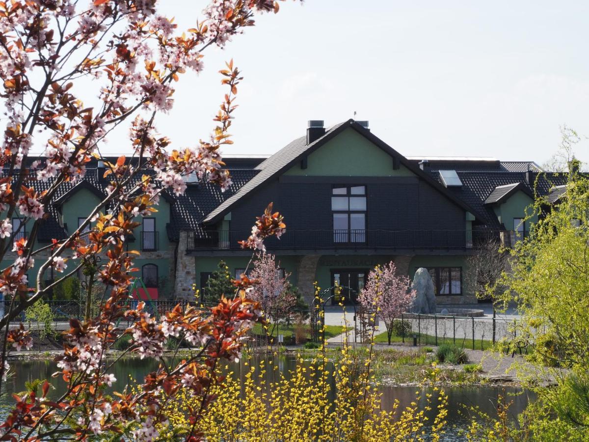 Lando Bed & Breakfast Тарновске Гори Екстериор снимка